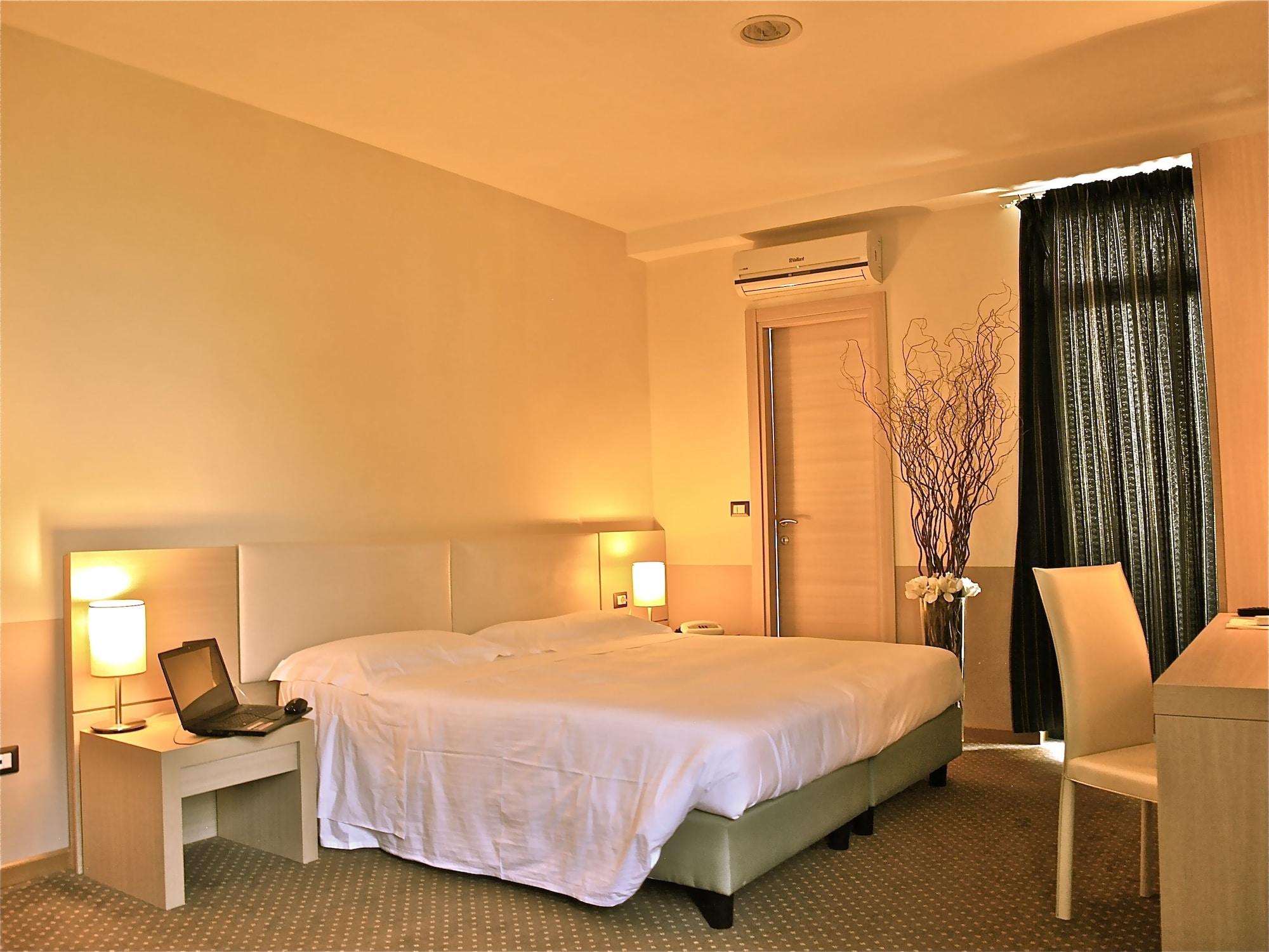 Domus Park Hotel & Spa Фраскати Екстериор снимка